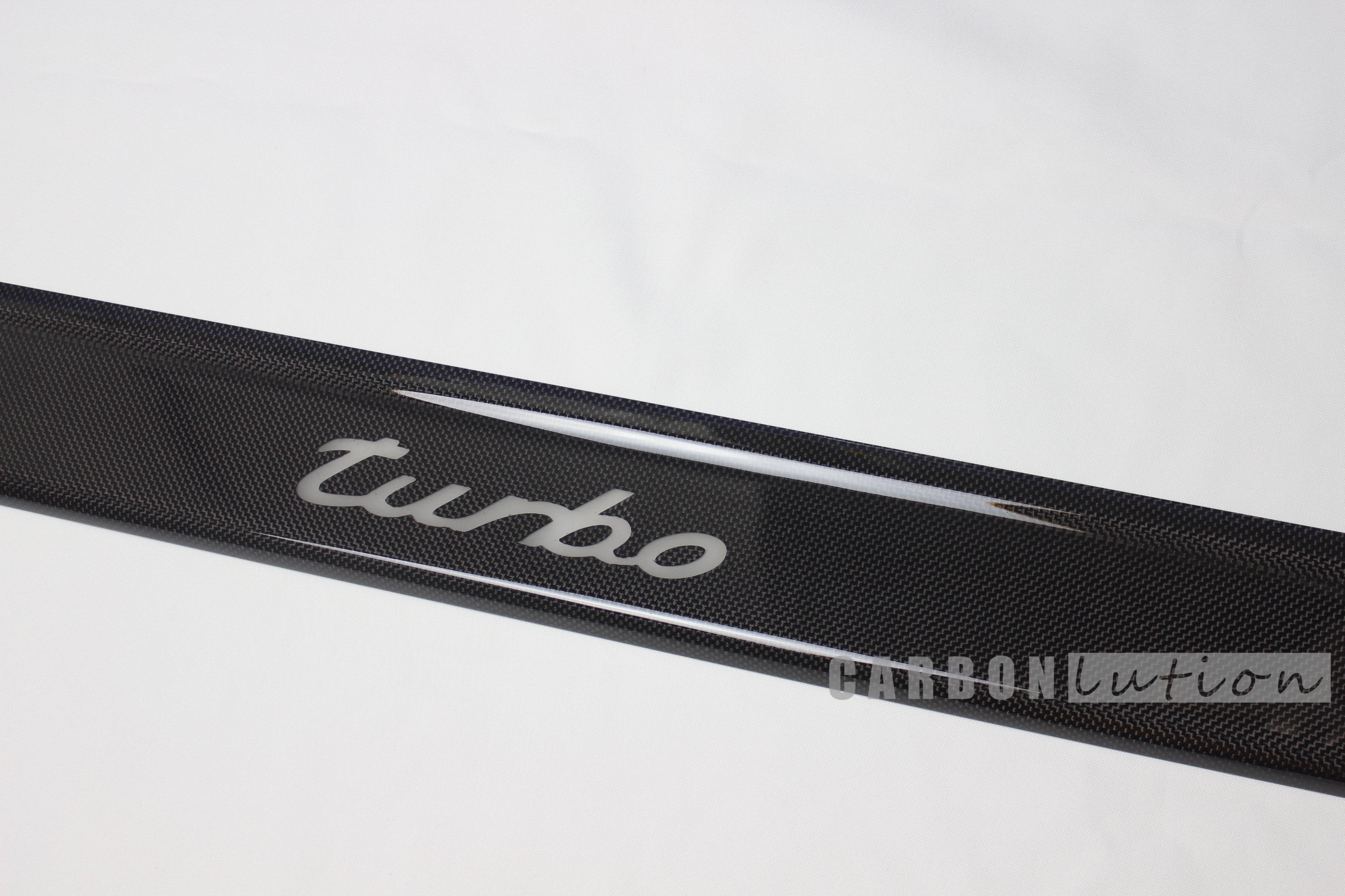 997 & 987 Dry Carbon outer sill (illuminated)