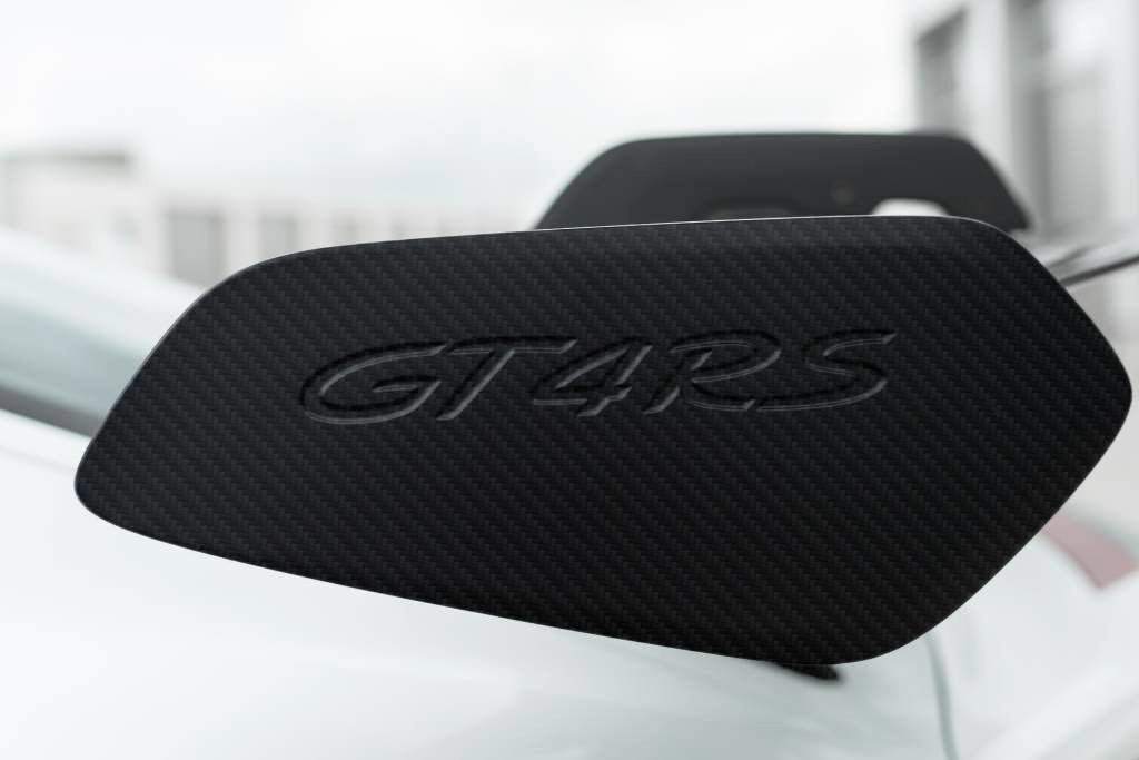 GT4RS carbon spoiler end plates