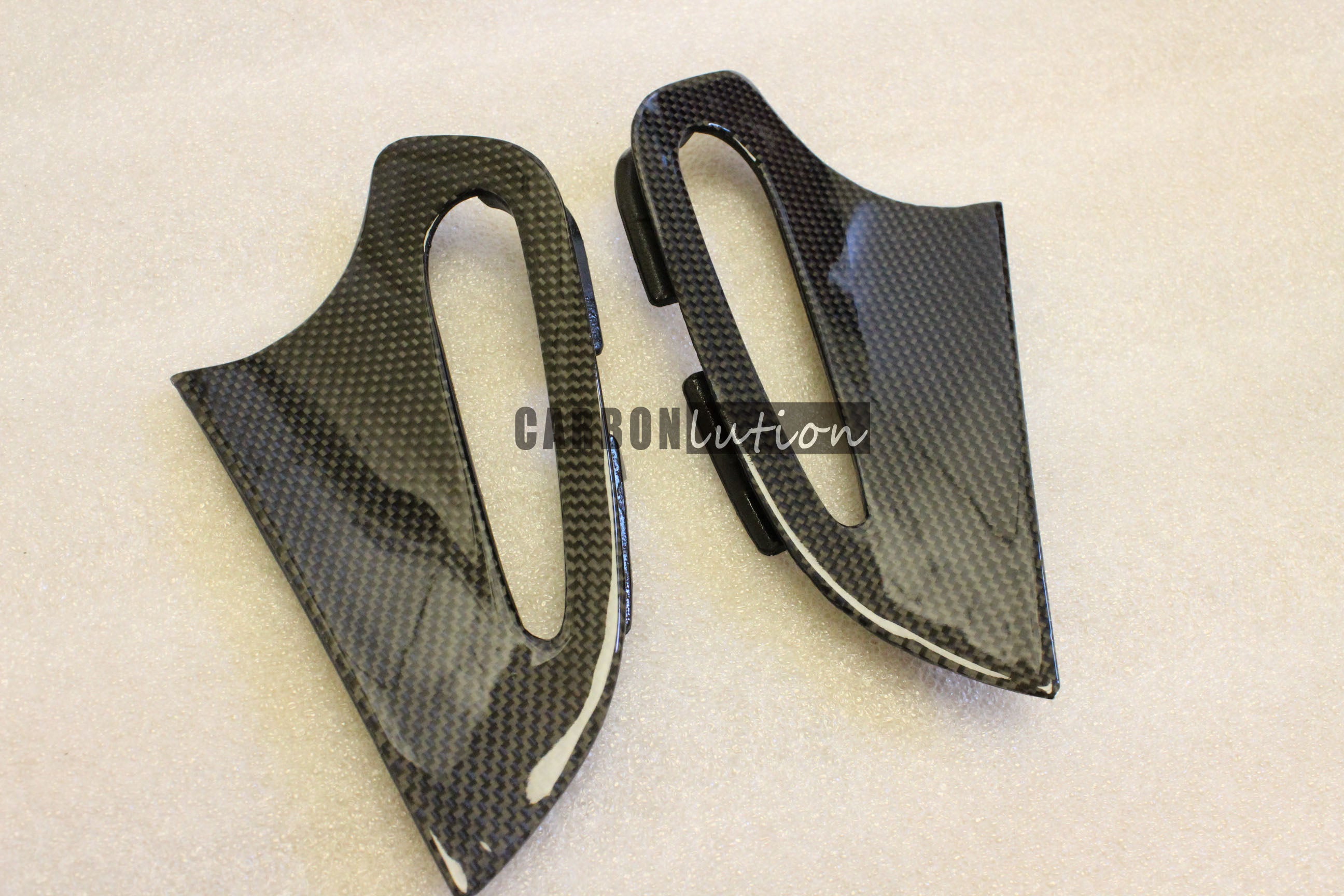 997 carbon fiber rear seat belt trim