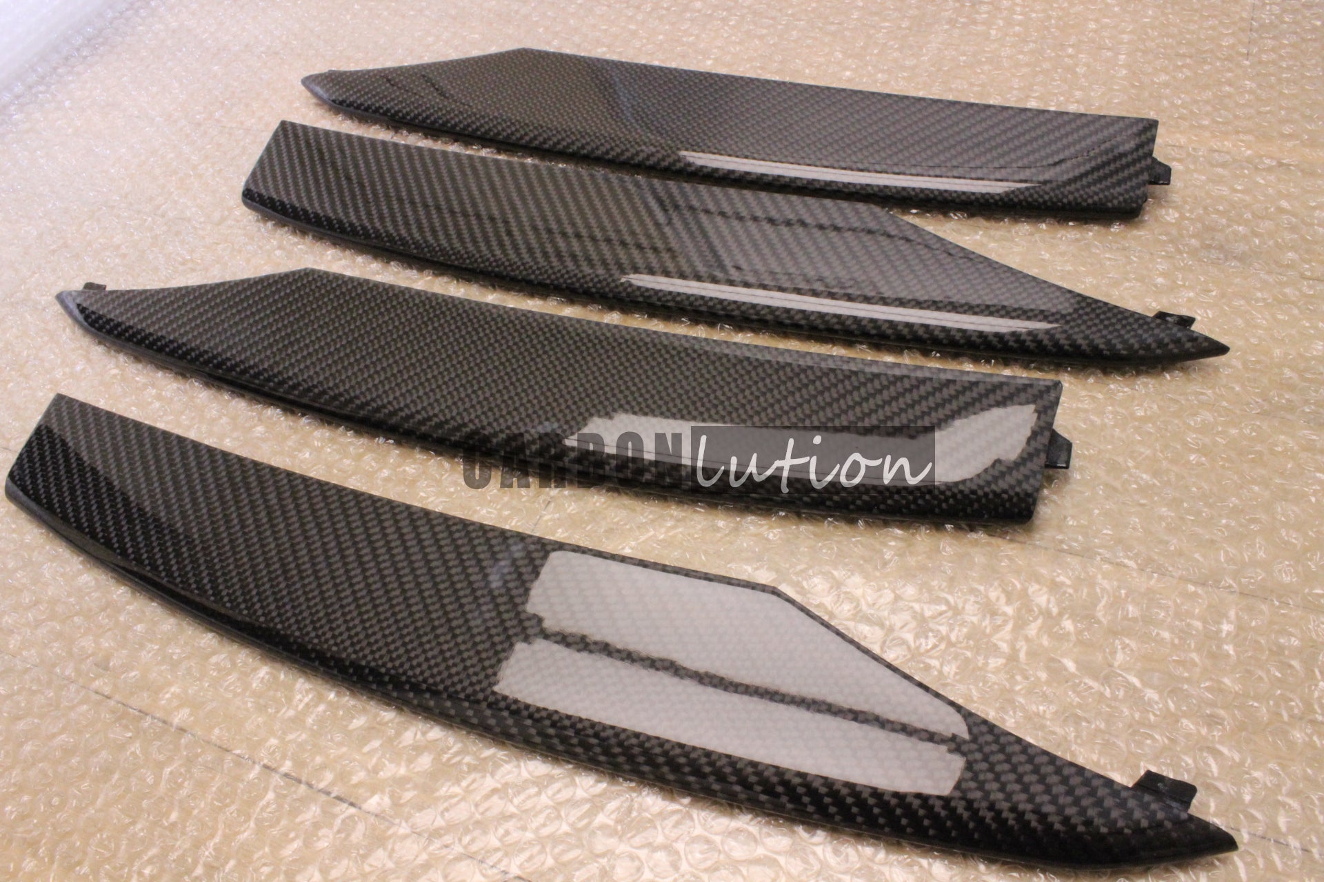 Audi R8 carbon fiber rear grill (V10)
