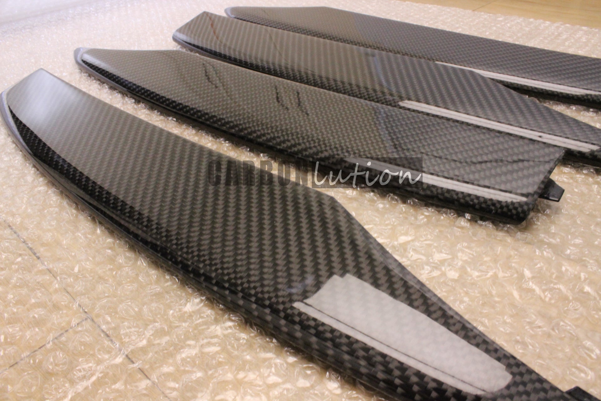 Audi R8 carbon fiber rear grill (V10)